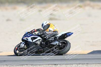 media/Nov-16-2025-Race Pace (Sun) [[8c5fa54630]]/Non Verified Riders (1st 20 Minutes)/4-Turn 16 (1116am)/